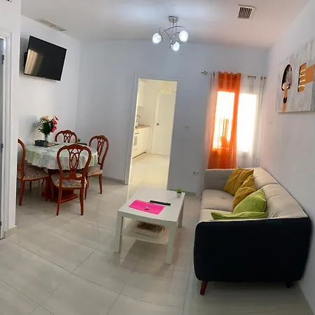 Orange Apartment *