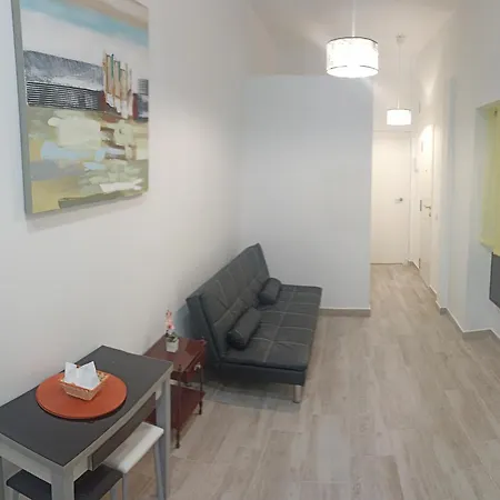 Orange Apartment *