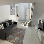 شقة Orange *